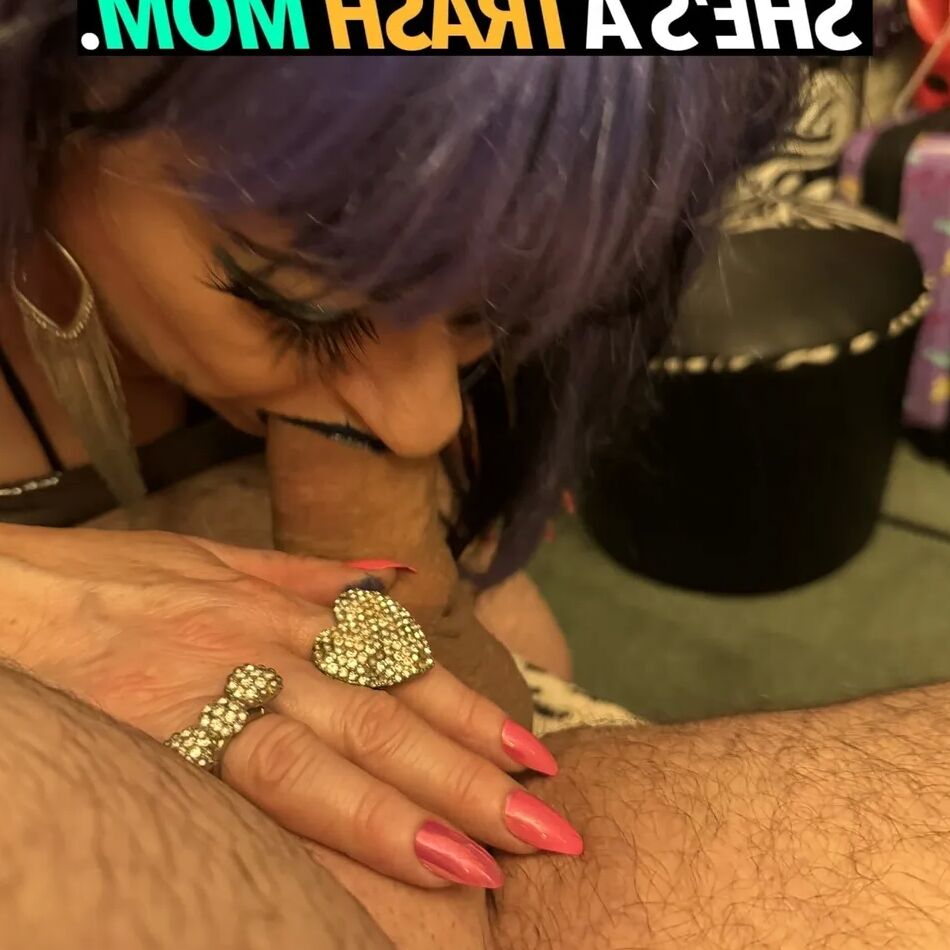 20 Pics SHIRLEY TRASH MOM