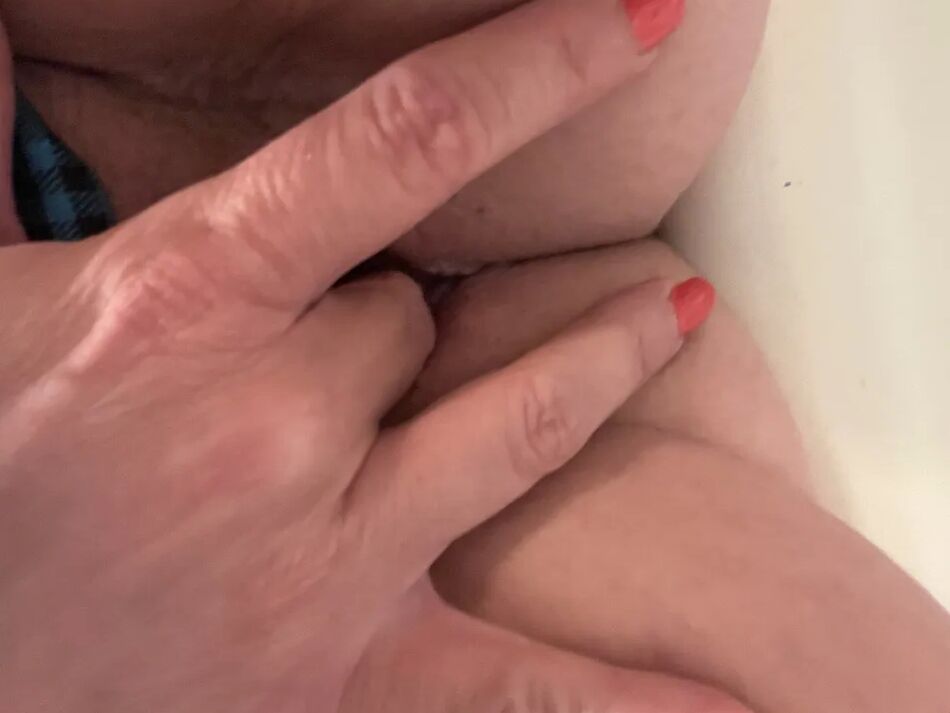 9 Pics Cum play with me