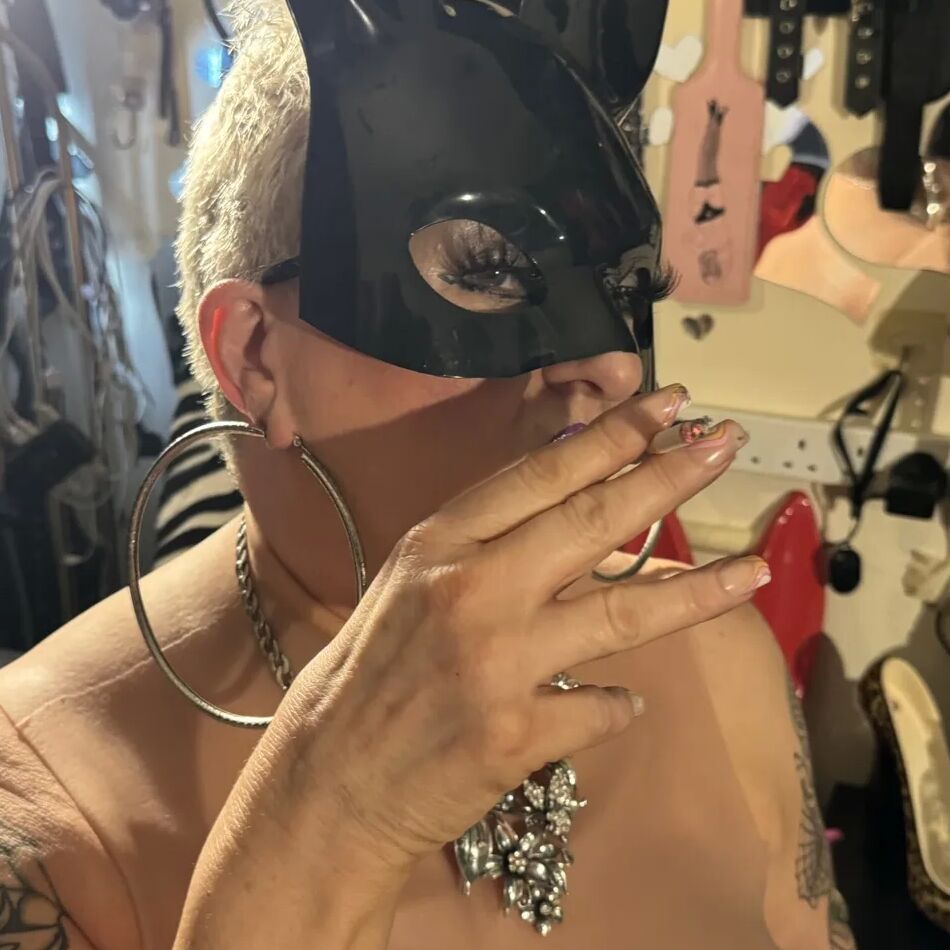 20 Pics SHIRLEY SLUTTY BUNNY