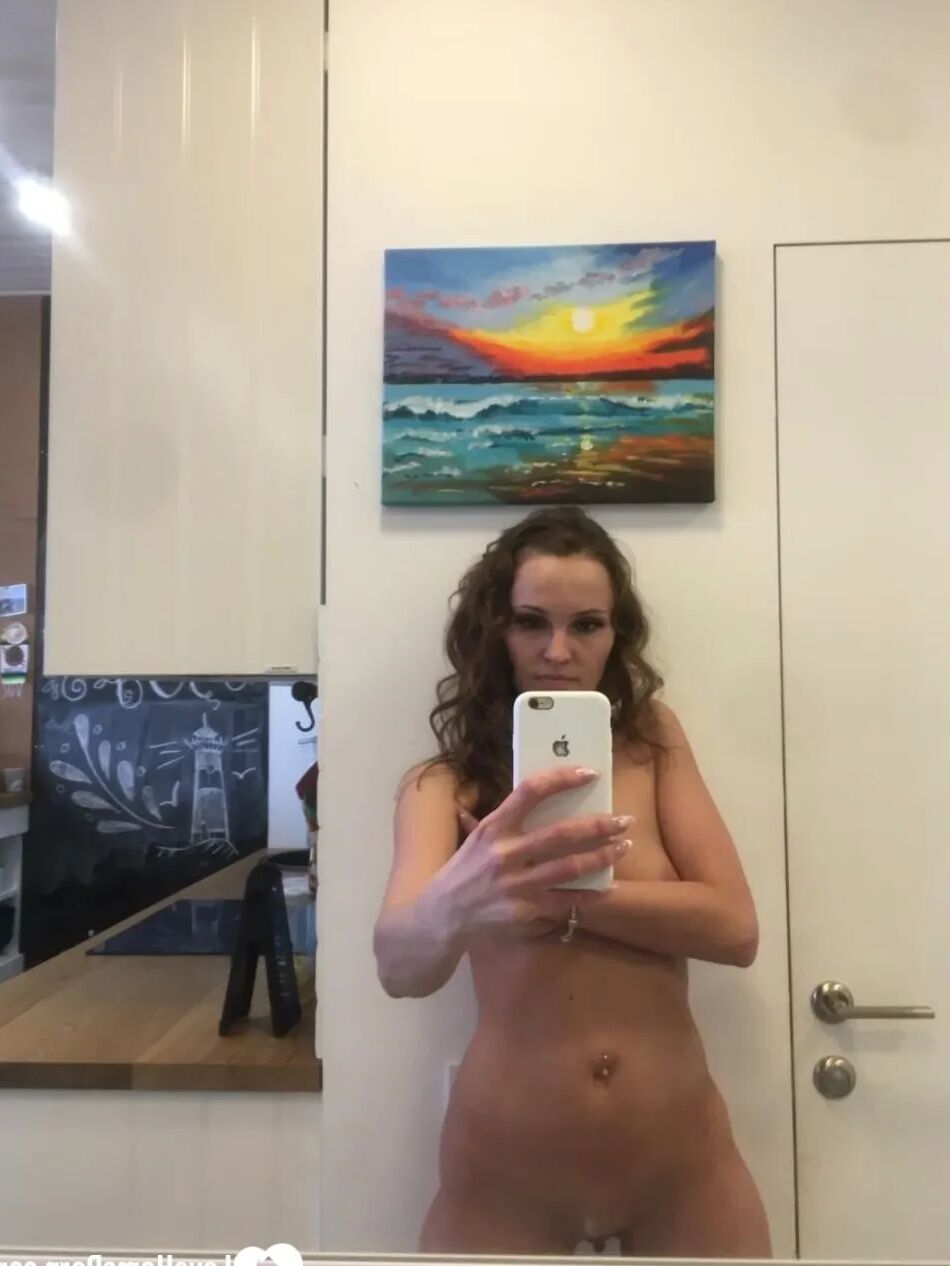 13 Pics Natural girl lifts up her sexy white dress
