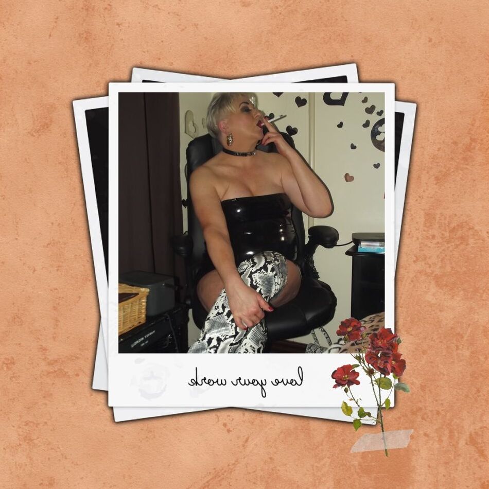 20 Pics SHIRLEY POLAROID 15