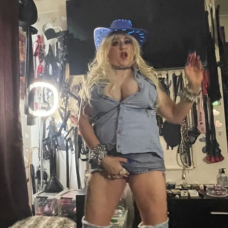 20 Pics I LOVE BIG FAKE TITS