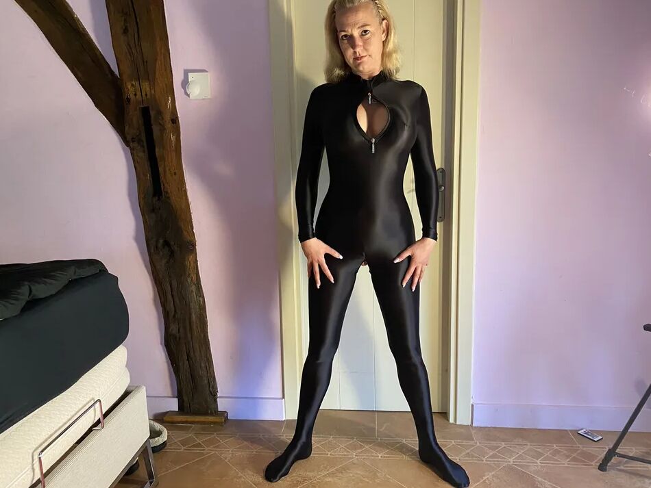 20 Pics Horny MILF in catsuit