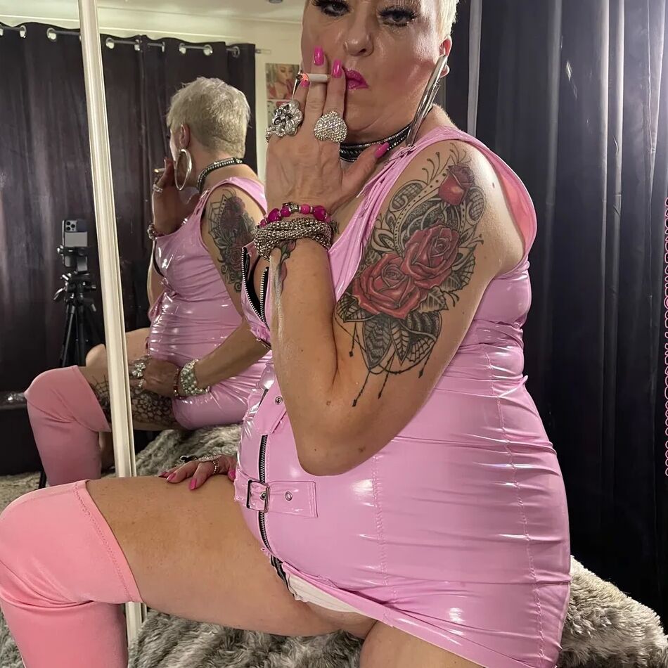 20 Pics SATURDAY EXTRA SHIRLEY