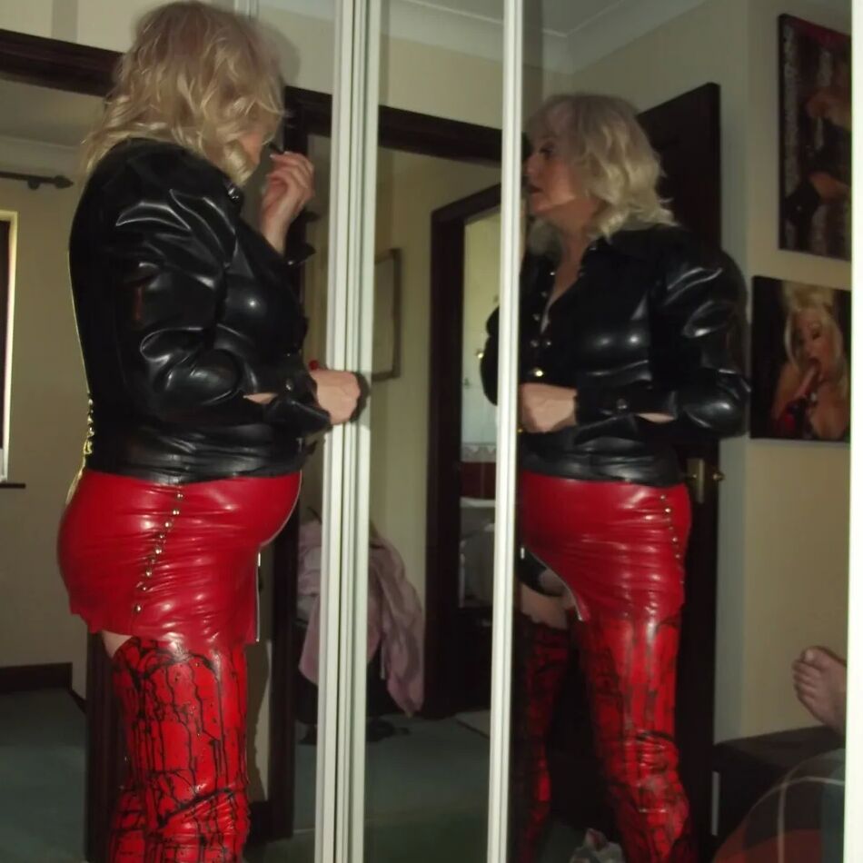 20 Pics SHIRLEY SLUT 735