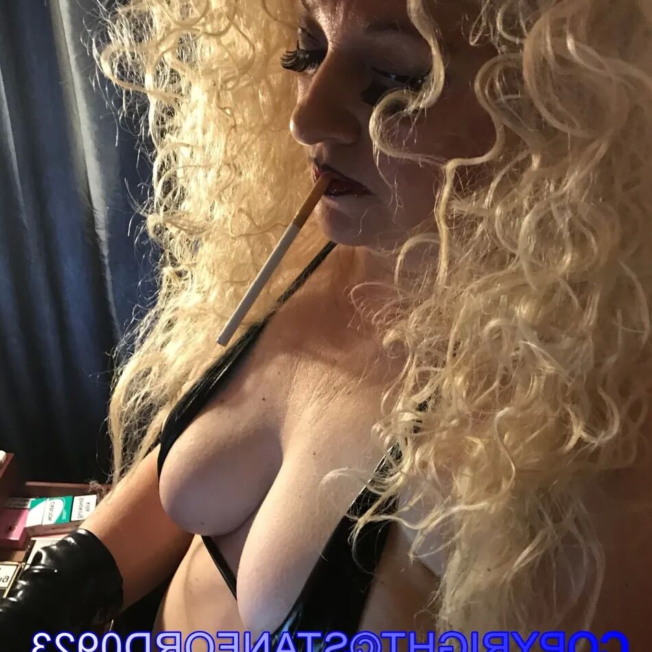 20 Pics SHIRLEY SLUT 693