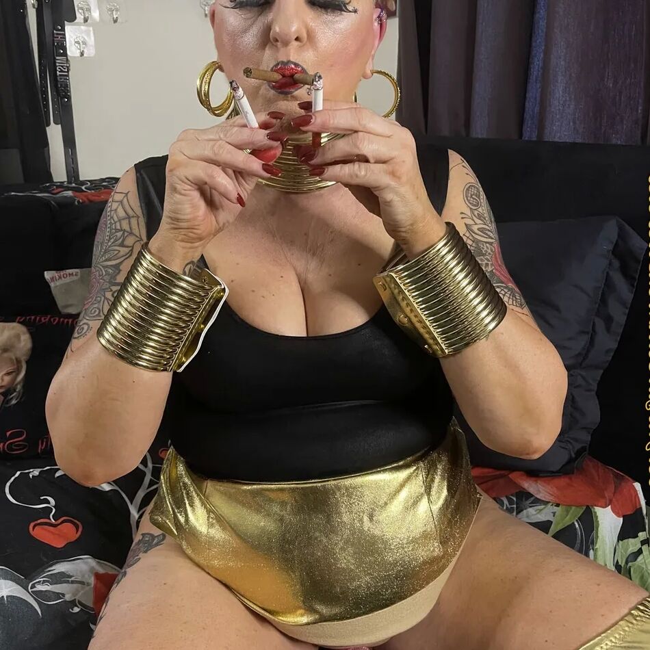 20 Pics BAD AUNTIE SHIRLEY