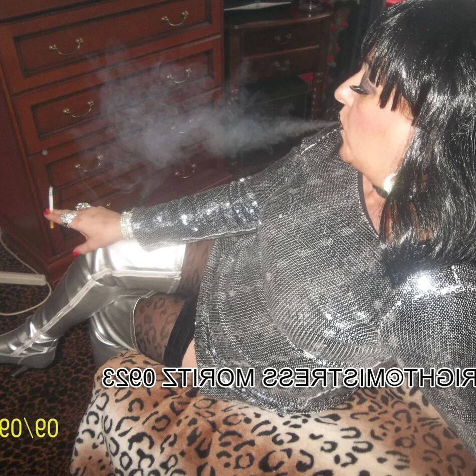 20 Pics SHIRLEY SLUT 681