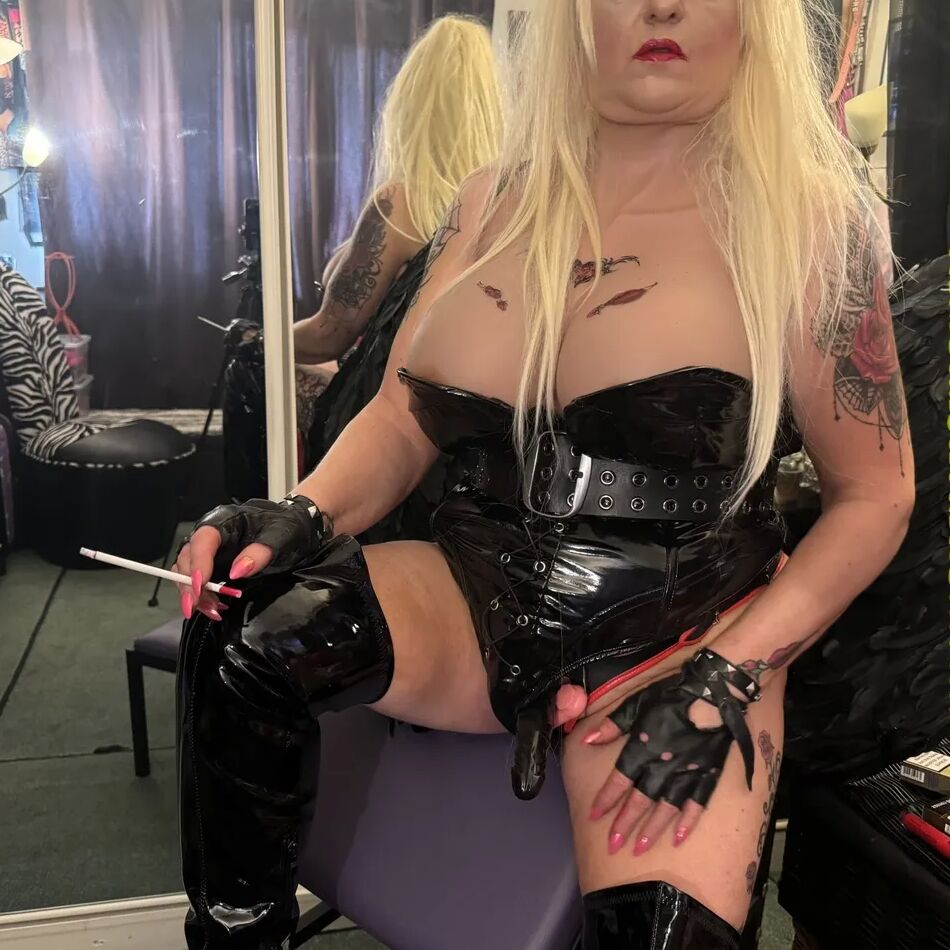 20 Pics ANGEL OF CHAOS