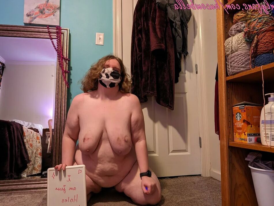 20 Pics Hucowbella for International Cunts day