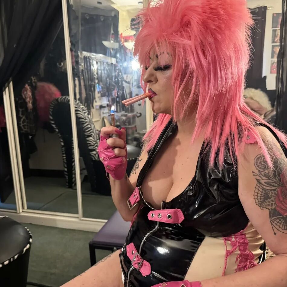 20 Pics SHIRLEY SLUT TRAMP 2023