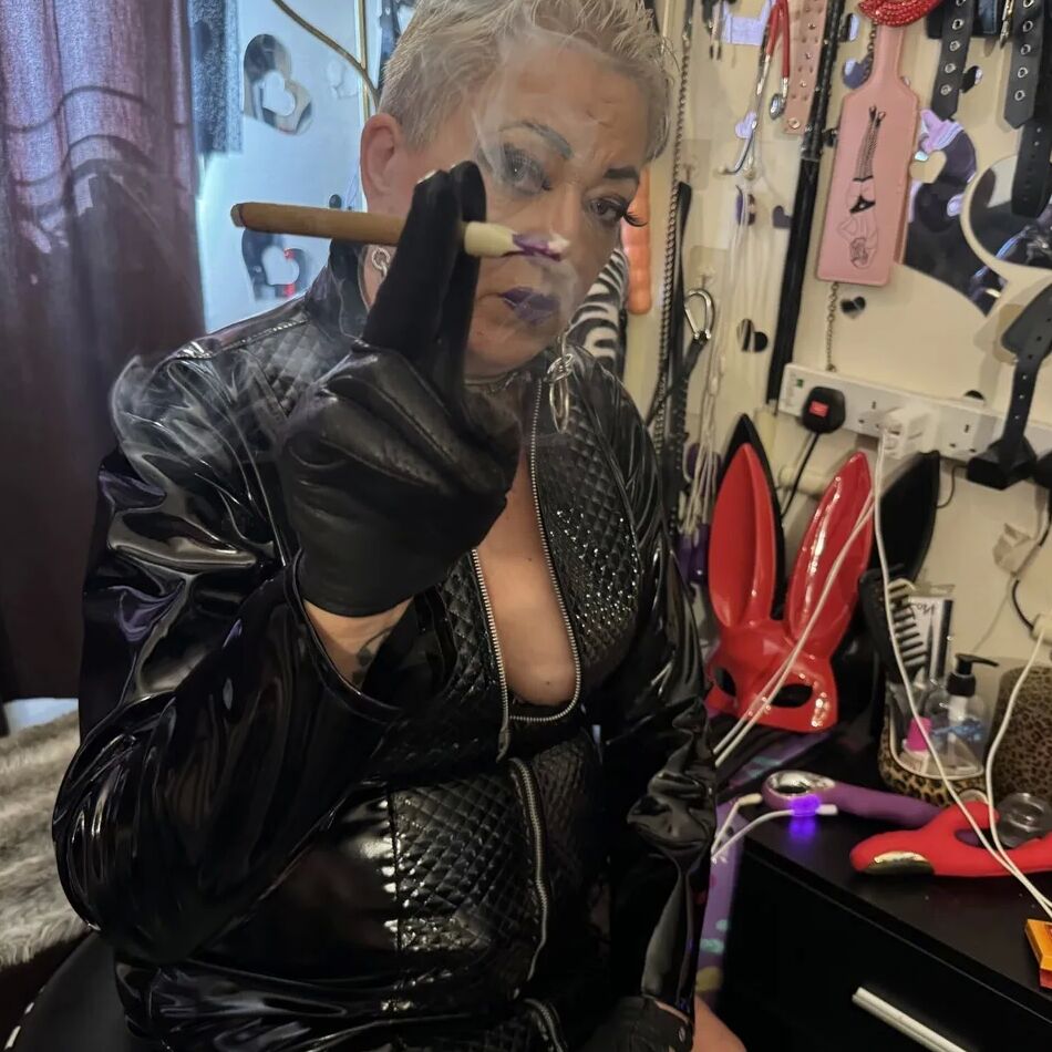 20 Pics SHIRLEY MISS DOMINATRIX