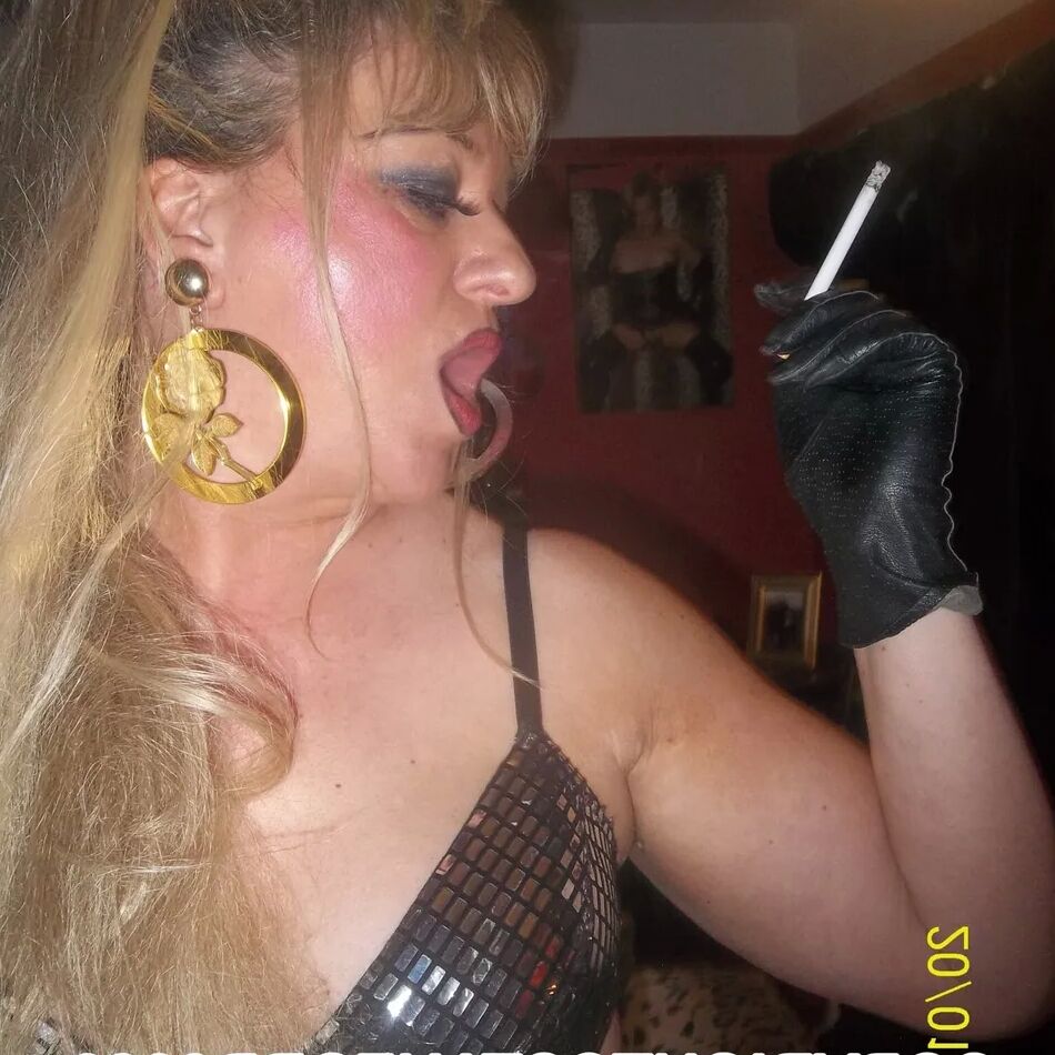 20 Pics SHIRLEY SLUT 644