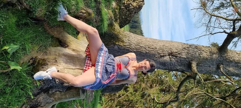 12 Pics Bavarian girl is wild