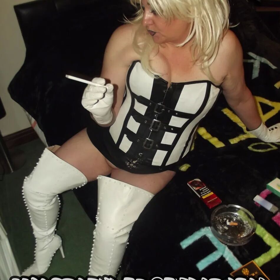 20 Pics SHIRLEY SLUT 775