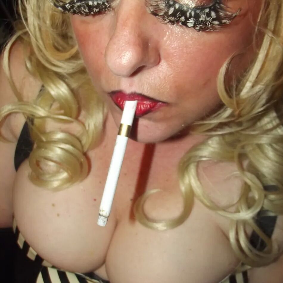 20 Pics SHIRLEY SLUT 806