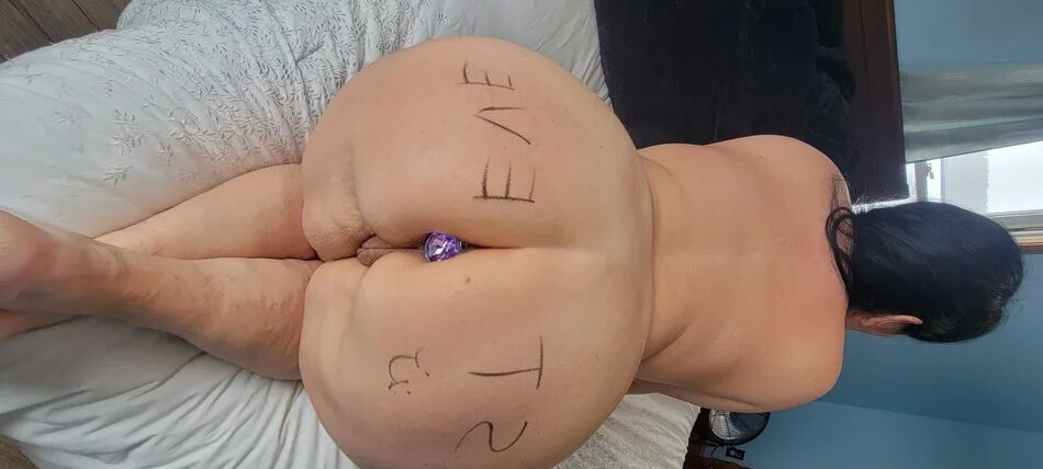 6 Pics Advertise On My PHAT Booty