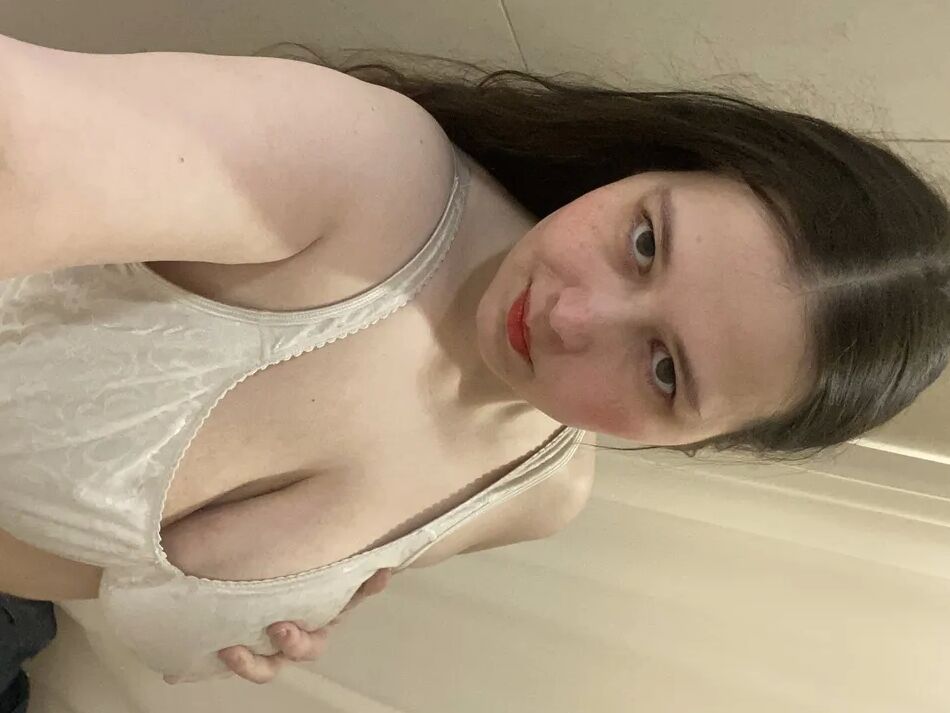 20 Pics Locker Room