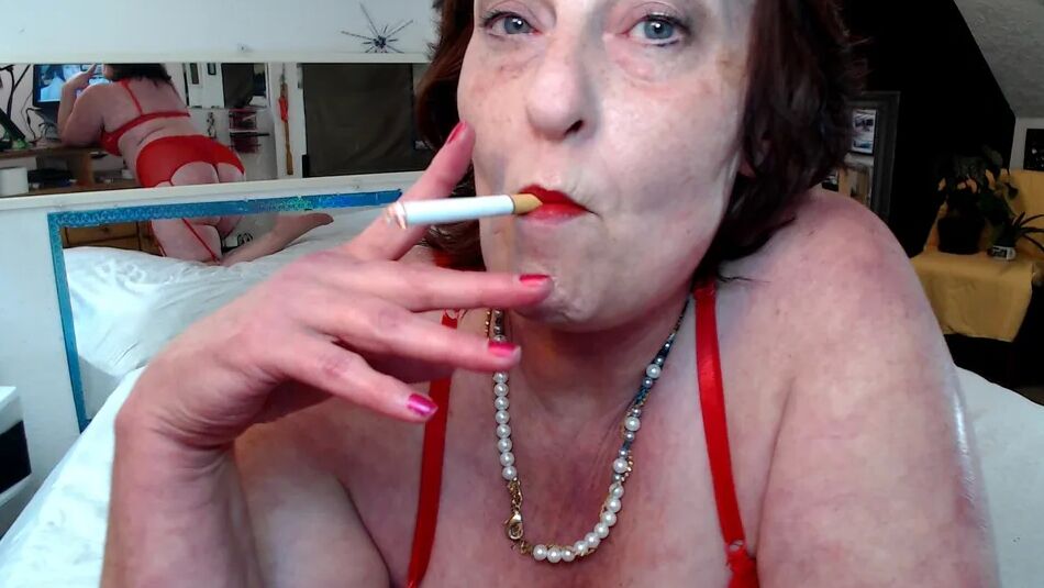 19 Pics Smokin...