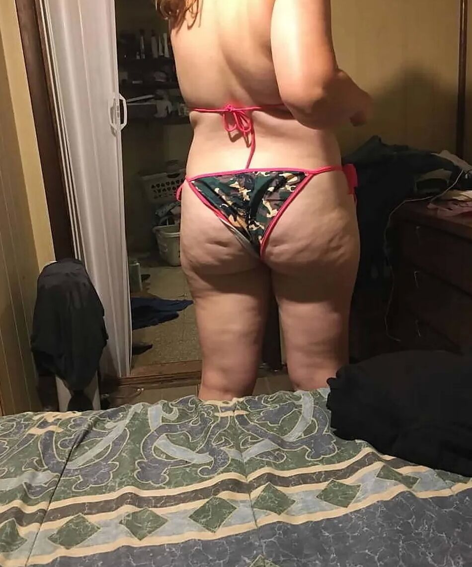 20 Pics Trying to be sexy