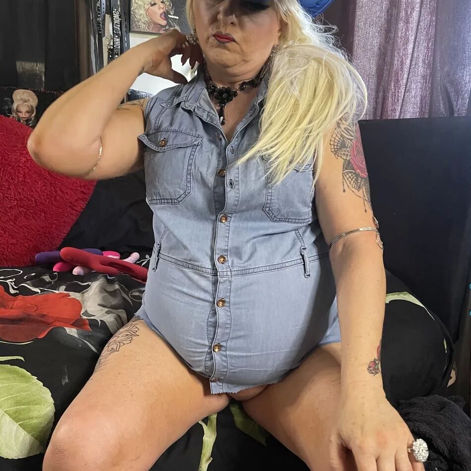 20 Pics MY TIME SMOKING PLAYING