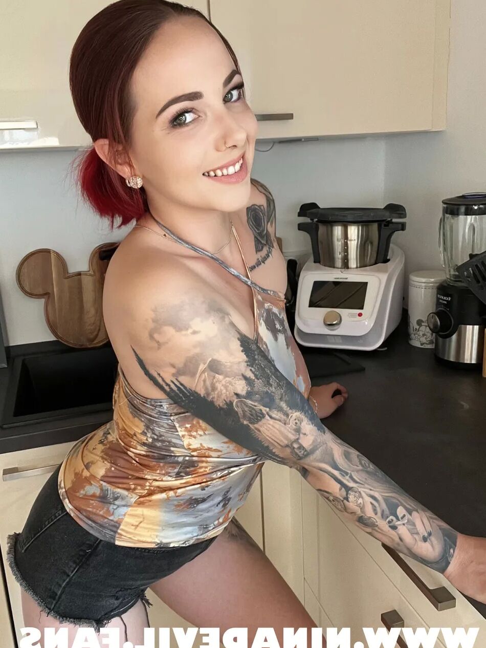 5 Pics Sexy home pics
