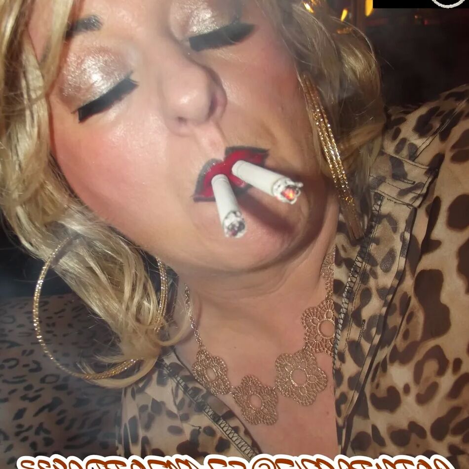 20 Pics SHIRLEY SLUT 747