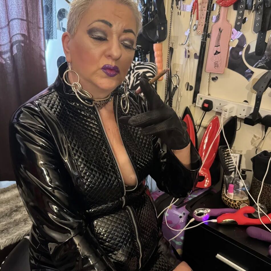20 Pics SHIRLEY MISS DOMINATRIX