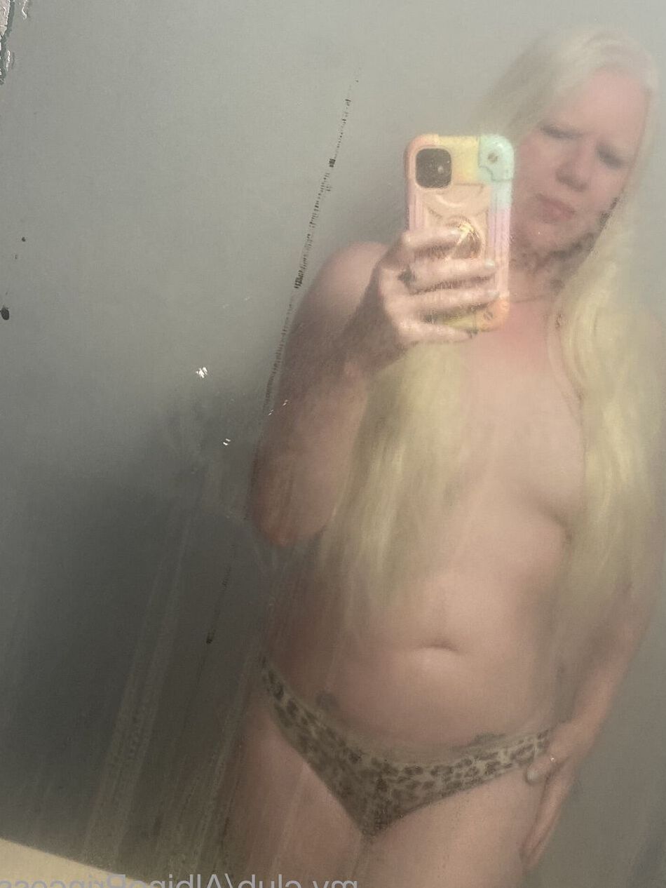 5 Pics Albino Princess Free Photos
