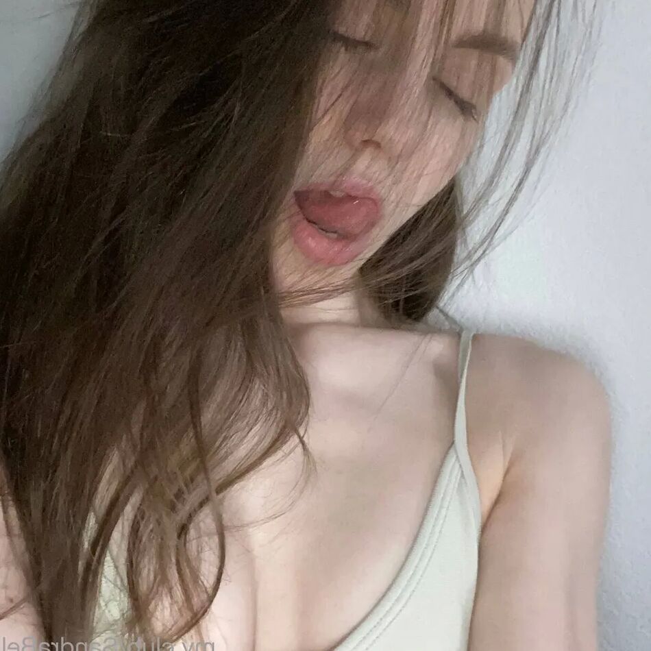 6 Pics Alice Free Photos