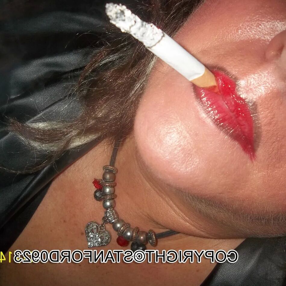 20 Pics SHIRLEY SLUT 678