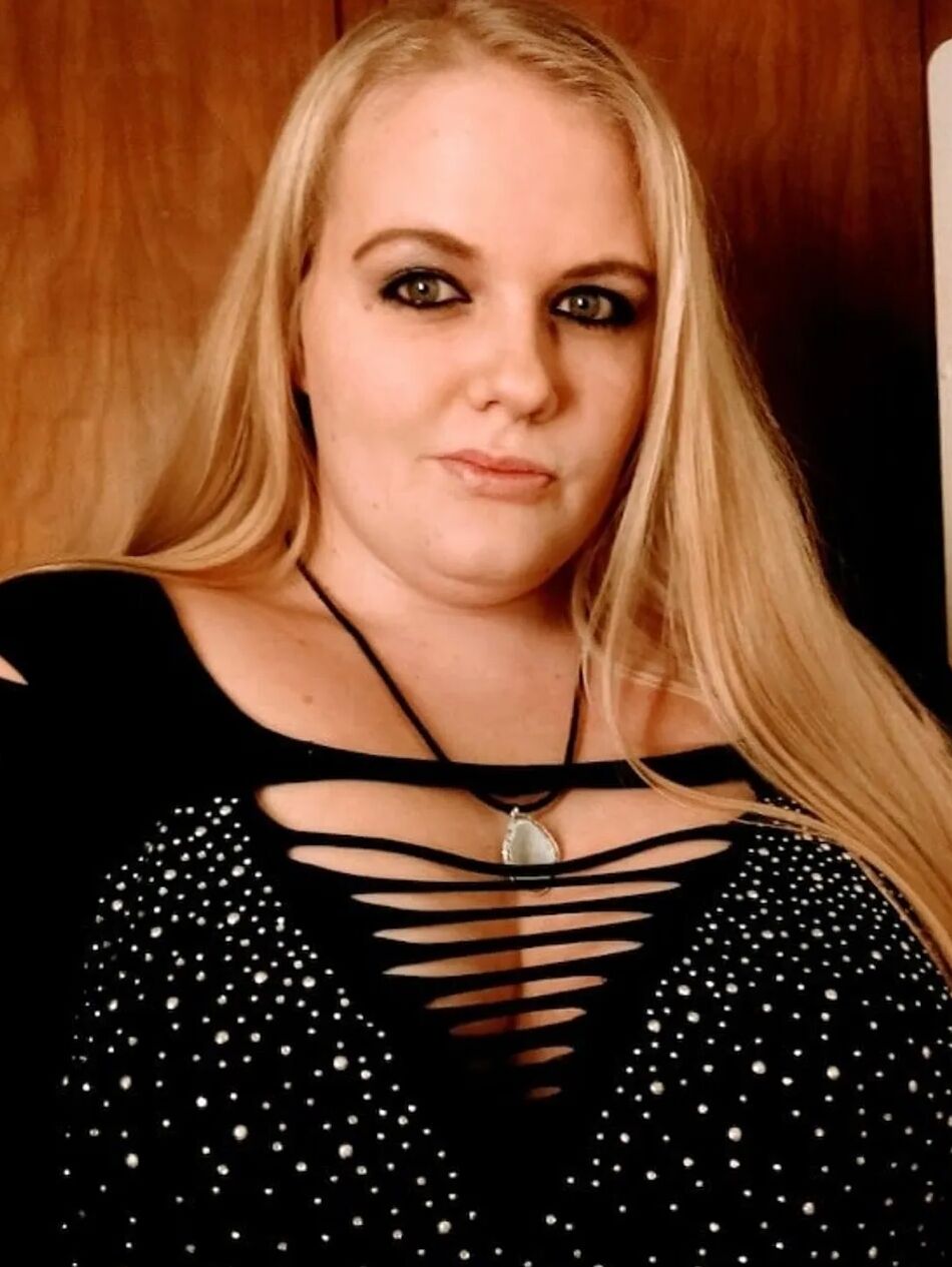 6 Pics Nichole Madison SFW