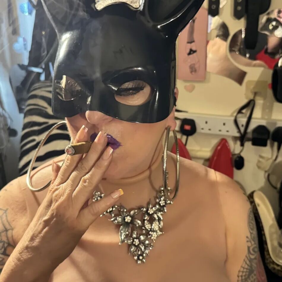 20 Pics SHIRLEY SLUTTY BUNNY