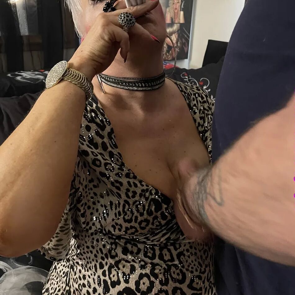 20 Pics SLUT DIARY OF BORED HOUSWWIFE