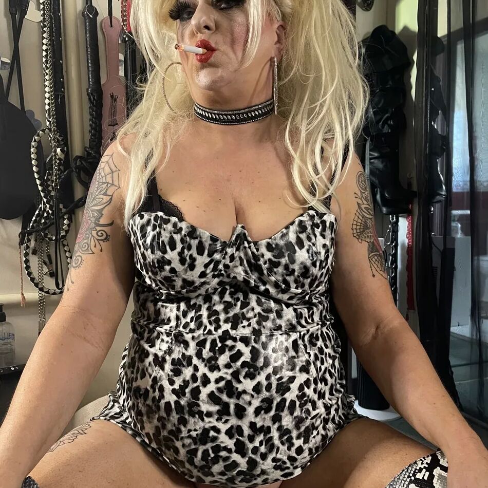20 Pics HOME SLUT SHIRLEY