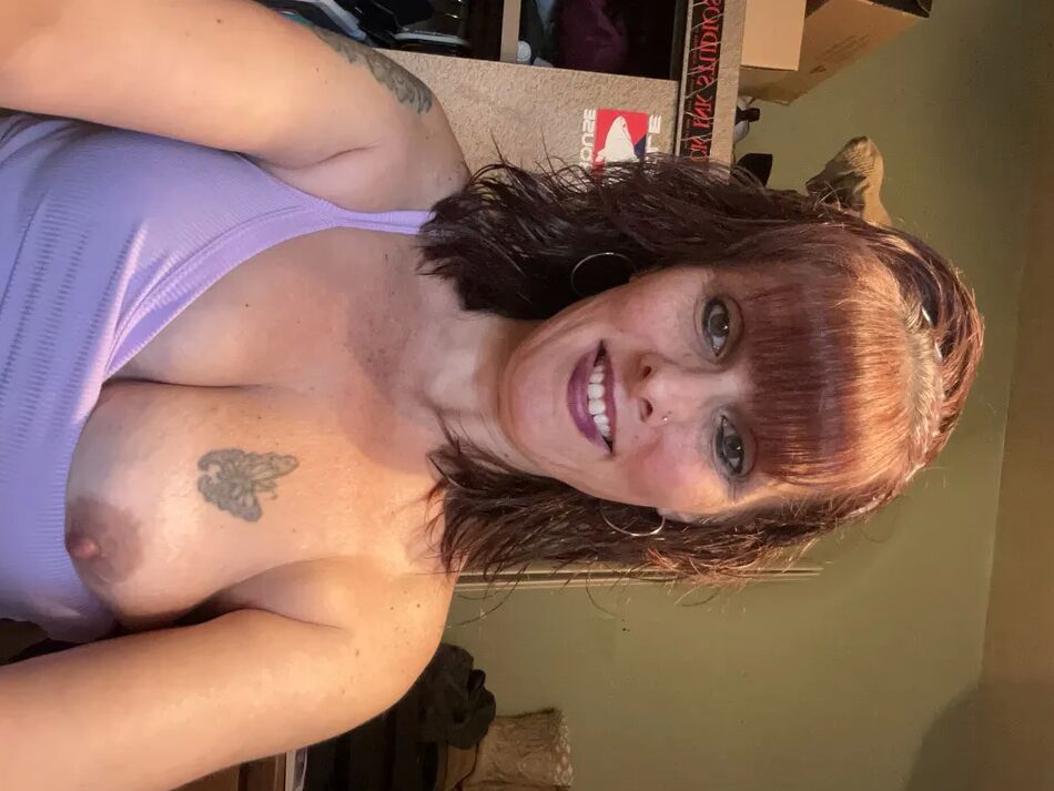 10 Pics Lonely milf