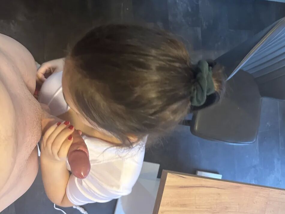 10 Pics Sexy Blowjob