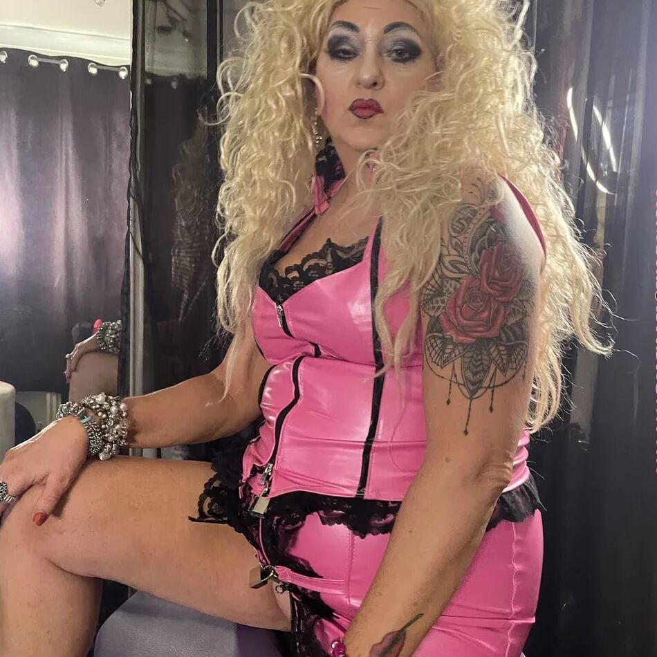 20 Pics FUCK SHIRLEY  LIKE THE SLUTTY WHORE THAT I AM