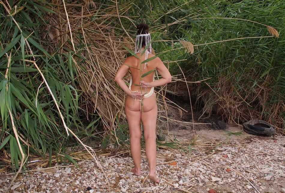 20 Pics In the coastal reeds