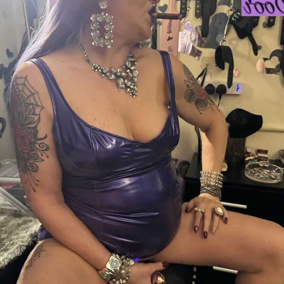 20 Pics SHIRLEY WHORE NEXT DOOR