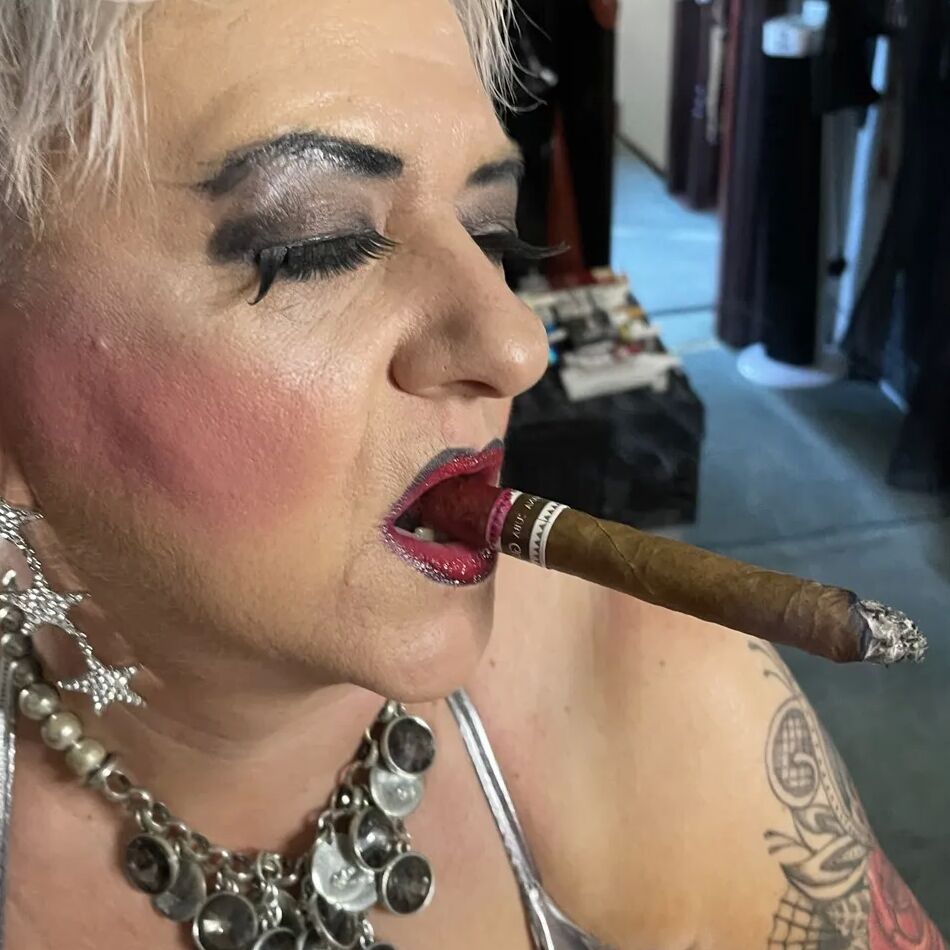 20 Pics SHIRLEY I LOVE CUM