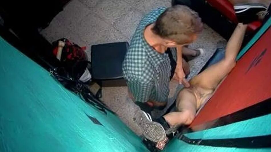 20 Pics Red Glory Hole