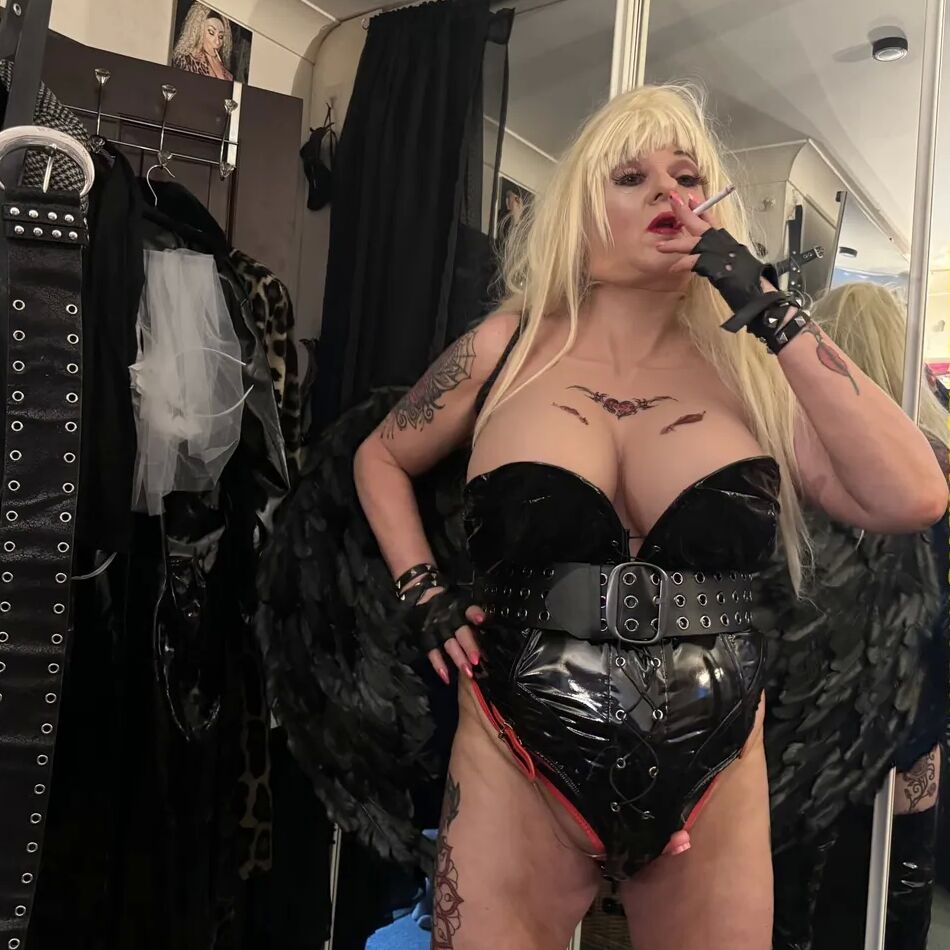 20 Pics ANGEL OF CHAOS