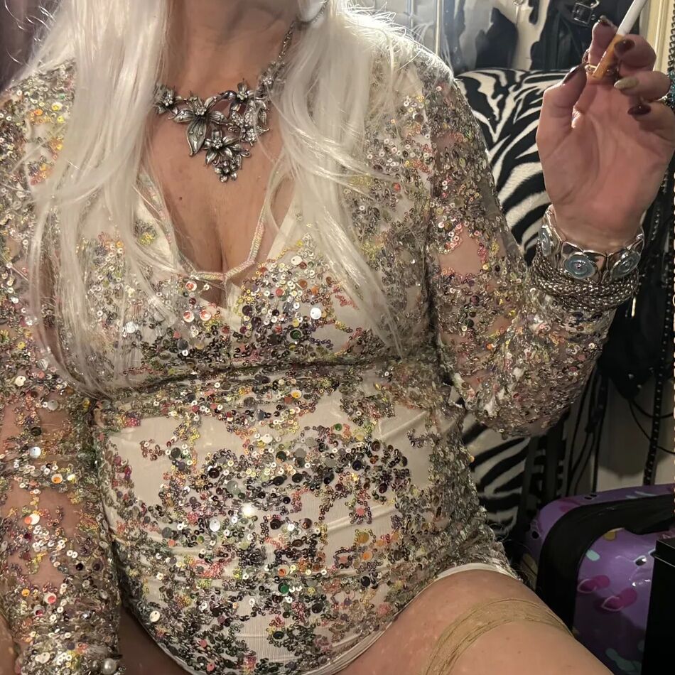 20 Pics SHAMELESS SLUT SHIRLEY