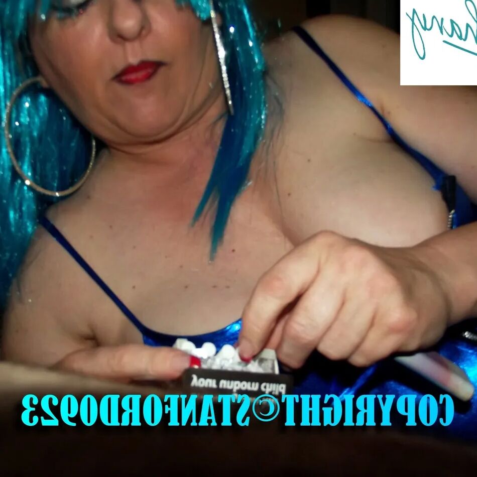 20 Pics SHIRLEY SLUT 700
