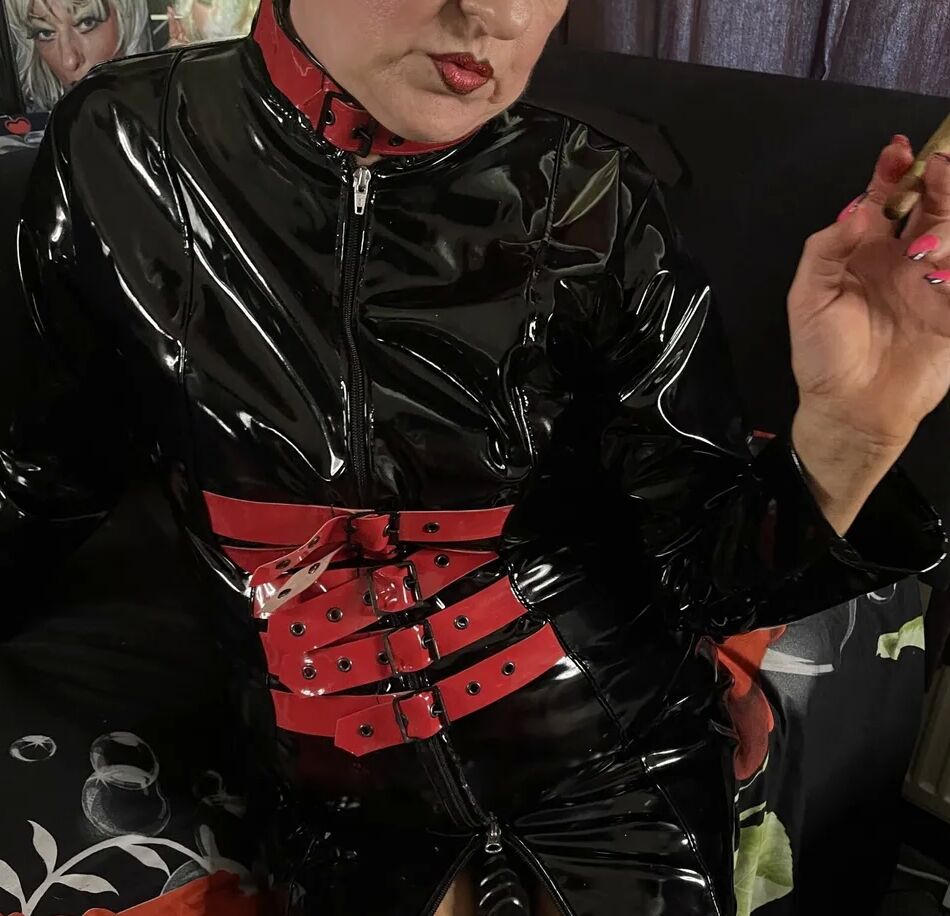 20 Pics MISTRESS SHIRLEY READY TO FUCK SISSY SLAVE