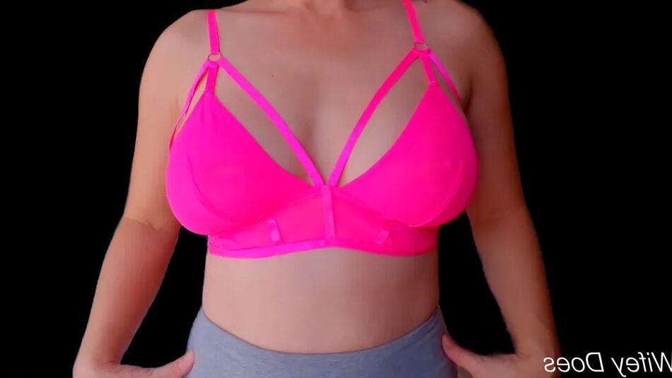 10 Pics Wife stuns in hot pink bra