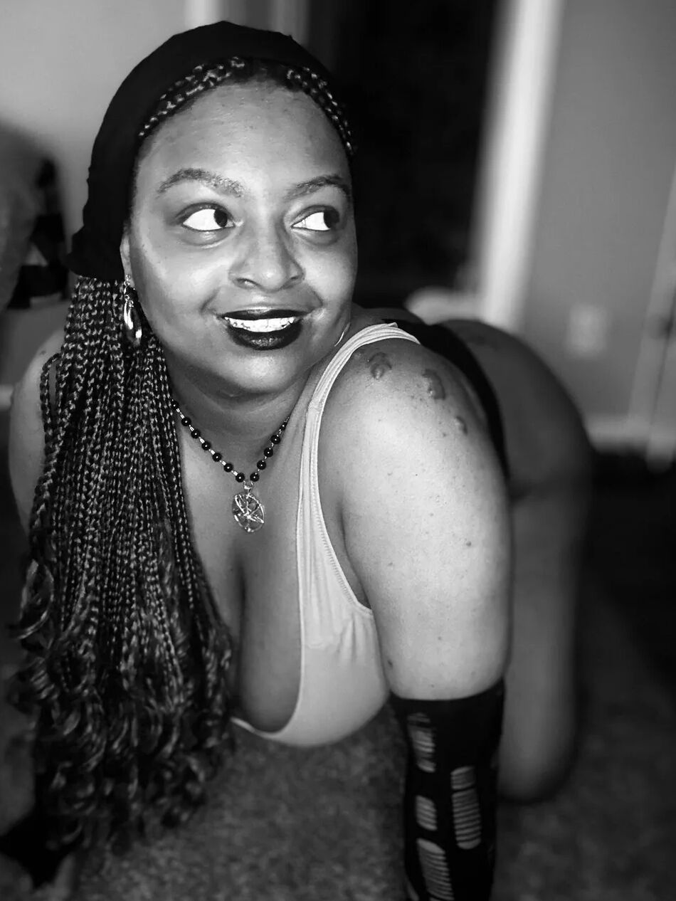 9 Pics BIG TIT METALHEAD