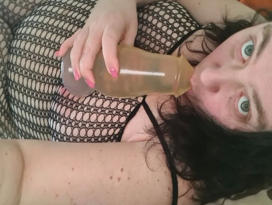 13 Pics I am so horny