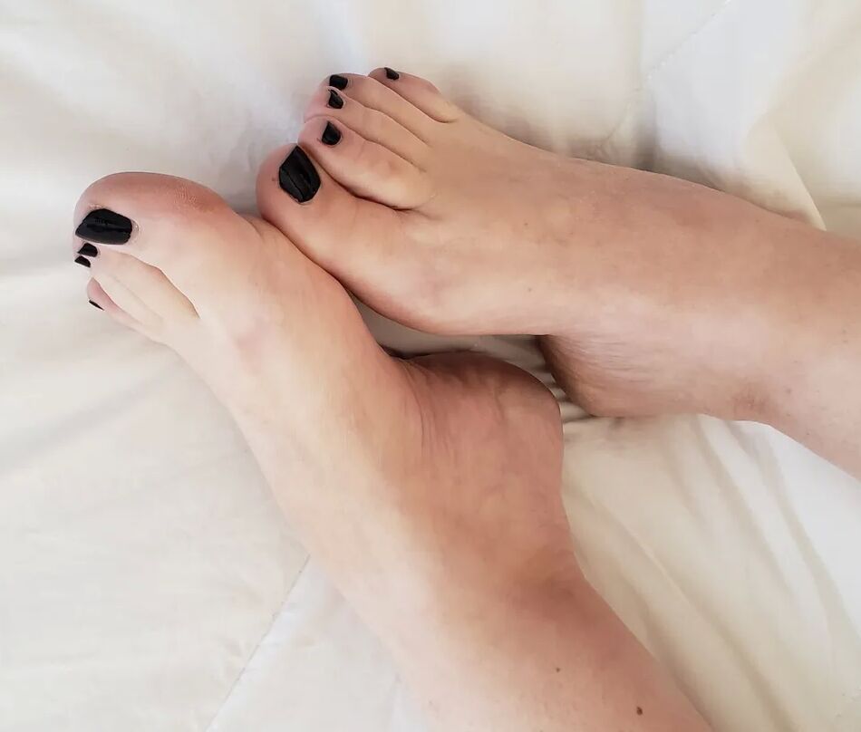 9 Pics My pretty little foot.